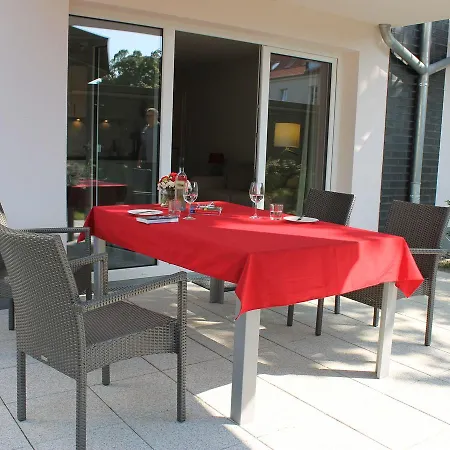 Beautiful In With Garden Apartment *